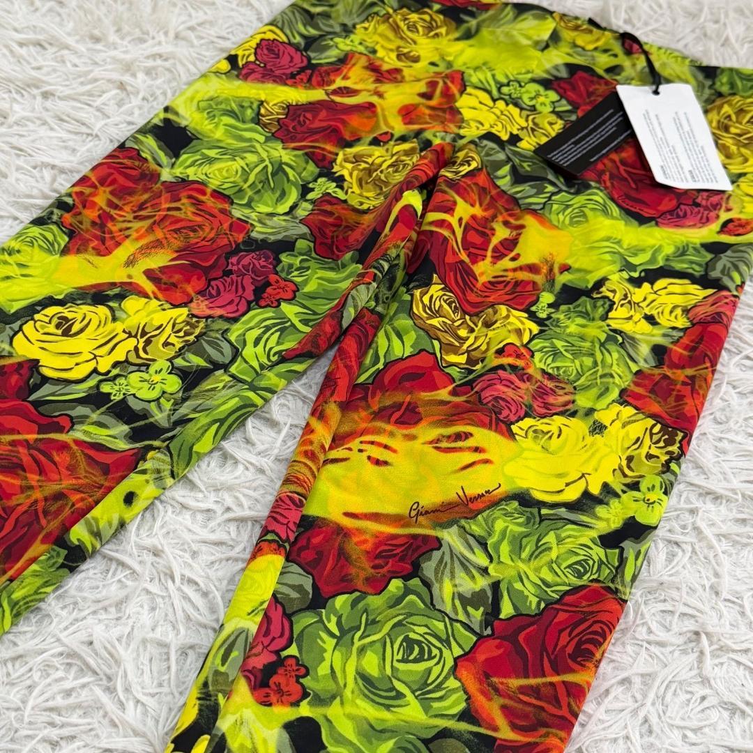 15570✨タグ付き✨ヴェルサーチ 花柄 薔薇 総柄 スパッツ レギンス M