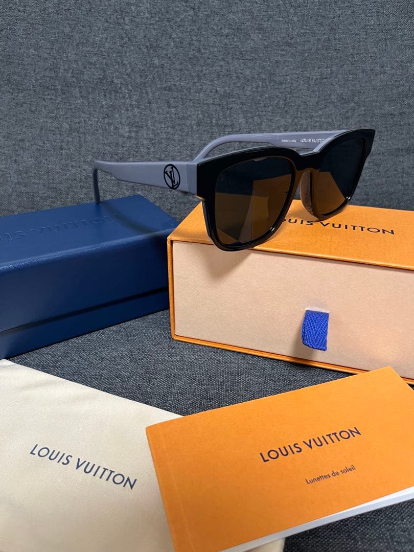 小物 LOUIS VUITTON OUTERSPACE BLACK GREY