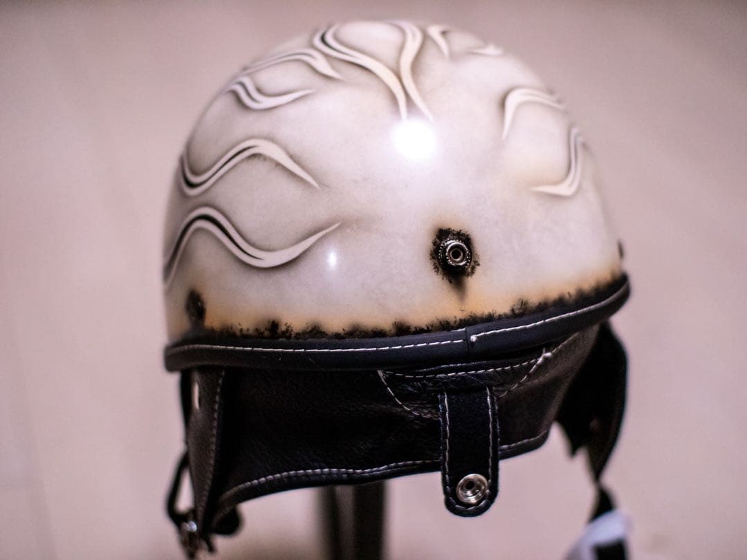 M 新品未使用　ポリヘル　ポリス　ヘルメット アイボリーエイジング黒フレア