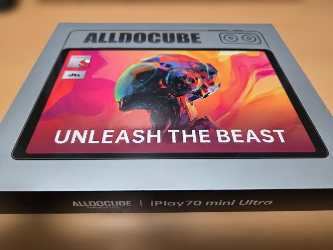 ALLODOCUBE iPlay70 mini Ultra 本体