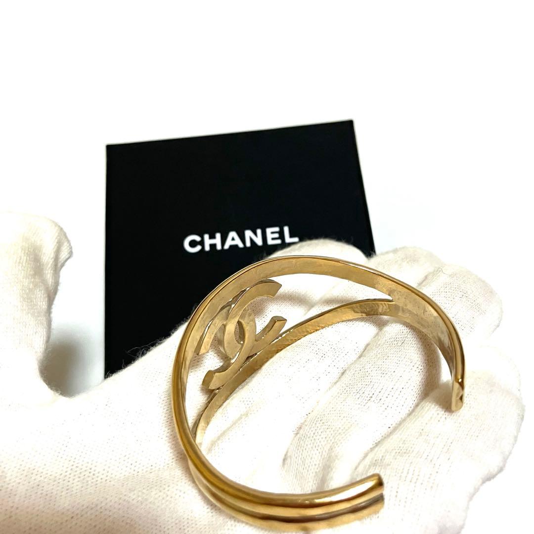 CHANEL シャネル CCロゴバングル ゴールド