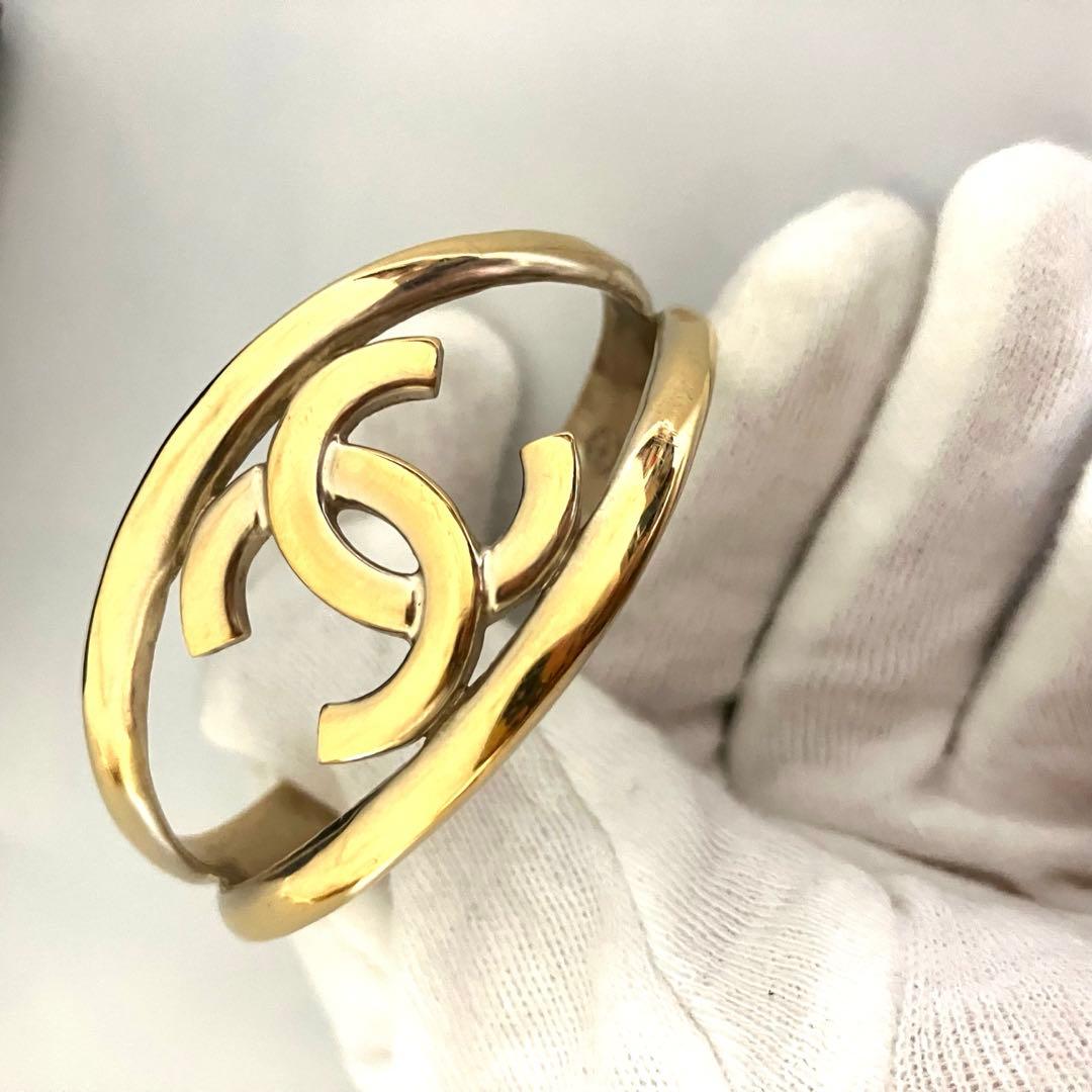 CHANEL シャネル CCロゴバングル ゴールド