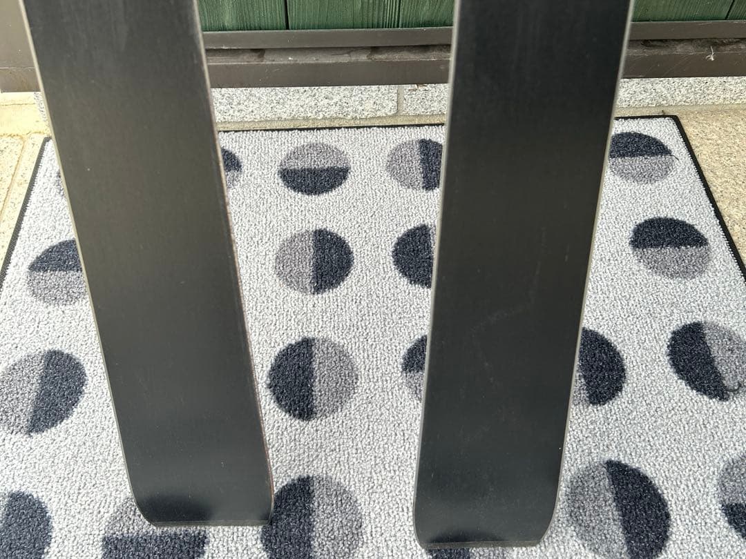 ATOMIC スキー板 ブラック レッド バインディング付き