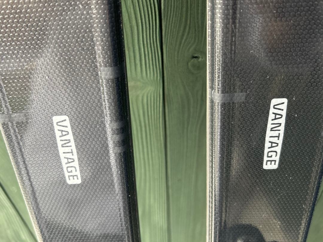 ATOMIC スキー板 ブラック レッド バインディング付き