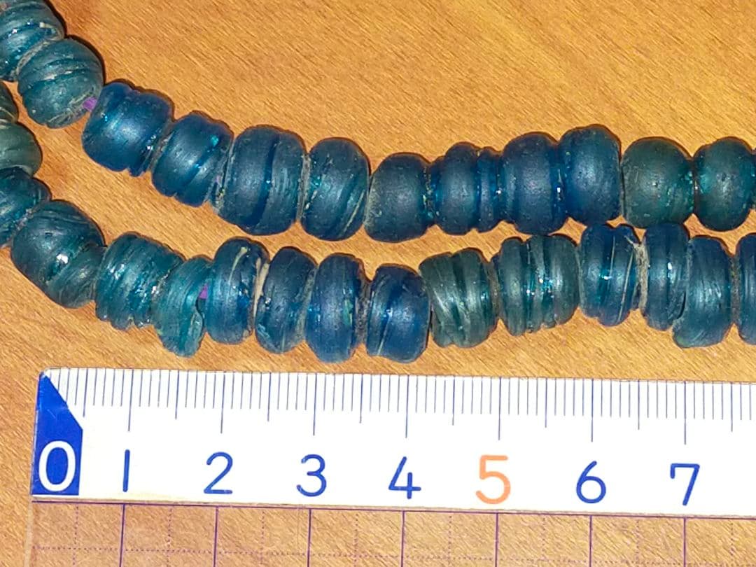 ♥値下げ！とても古い　ガラス玉　ネックレス　トンボ玉　７４ｃｍ　骨董　古玩