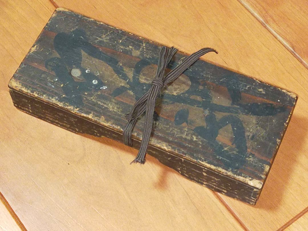 ♥値下げ！とても古い　ガラス玉　ネックレス　トンボ玉　７４ｃｍ　骨董　古玩