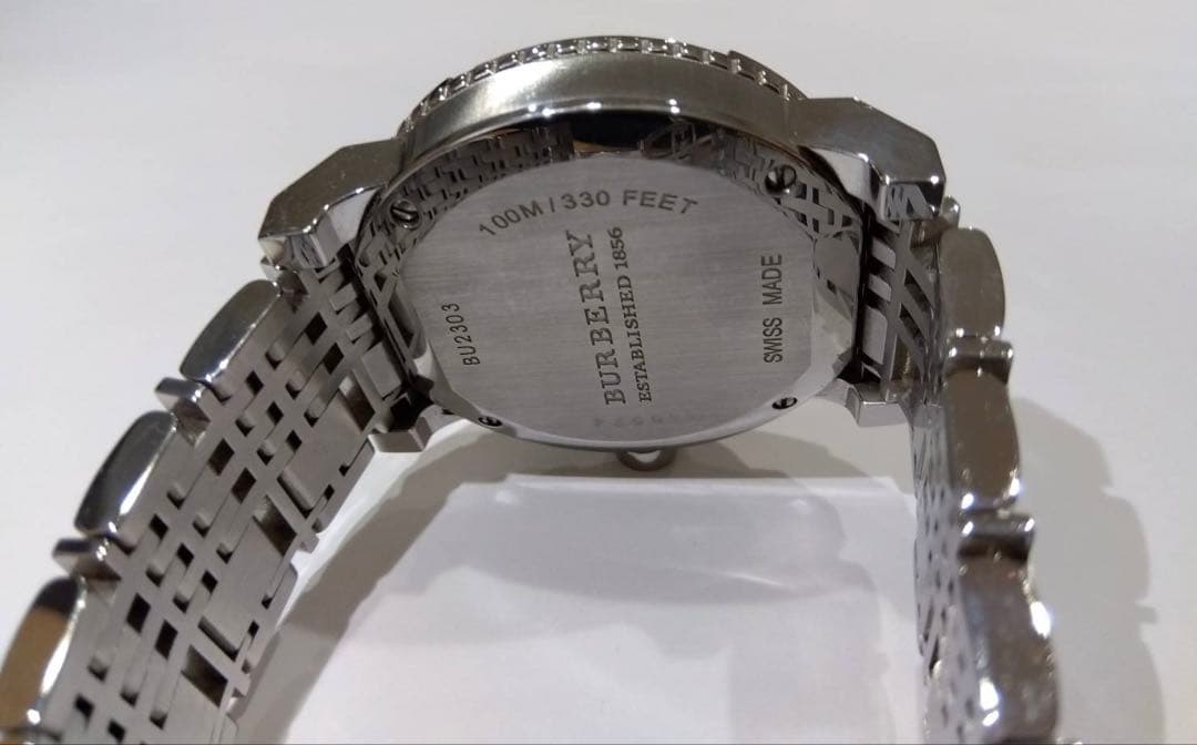 バーバリー 腕時計 ホワイト シルバー BU2303