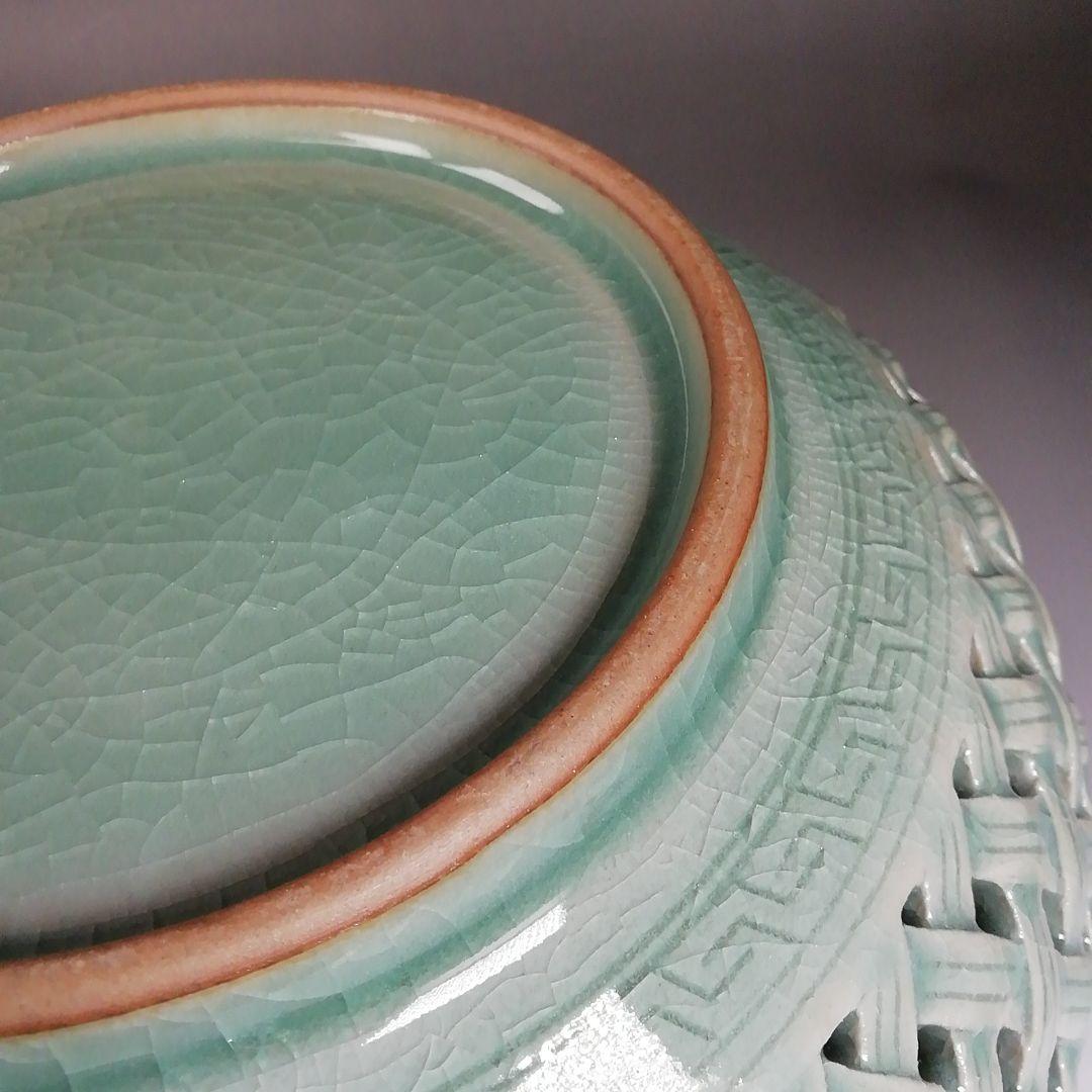 Ｗ７３　水指　『青磁透刻』『芋頭水指』『金世龍 作』　共箱　茶道具