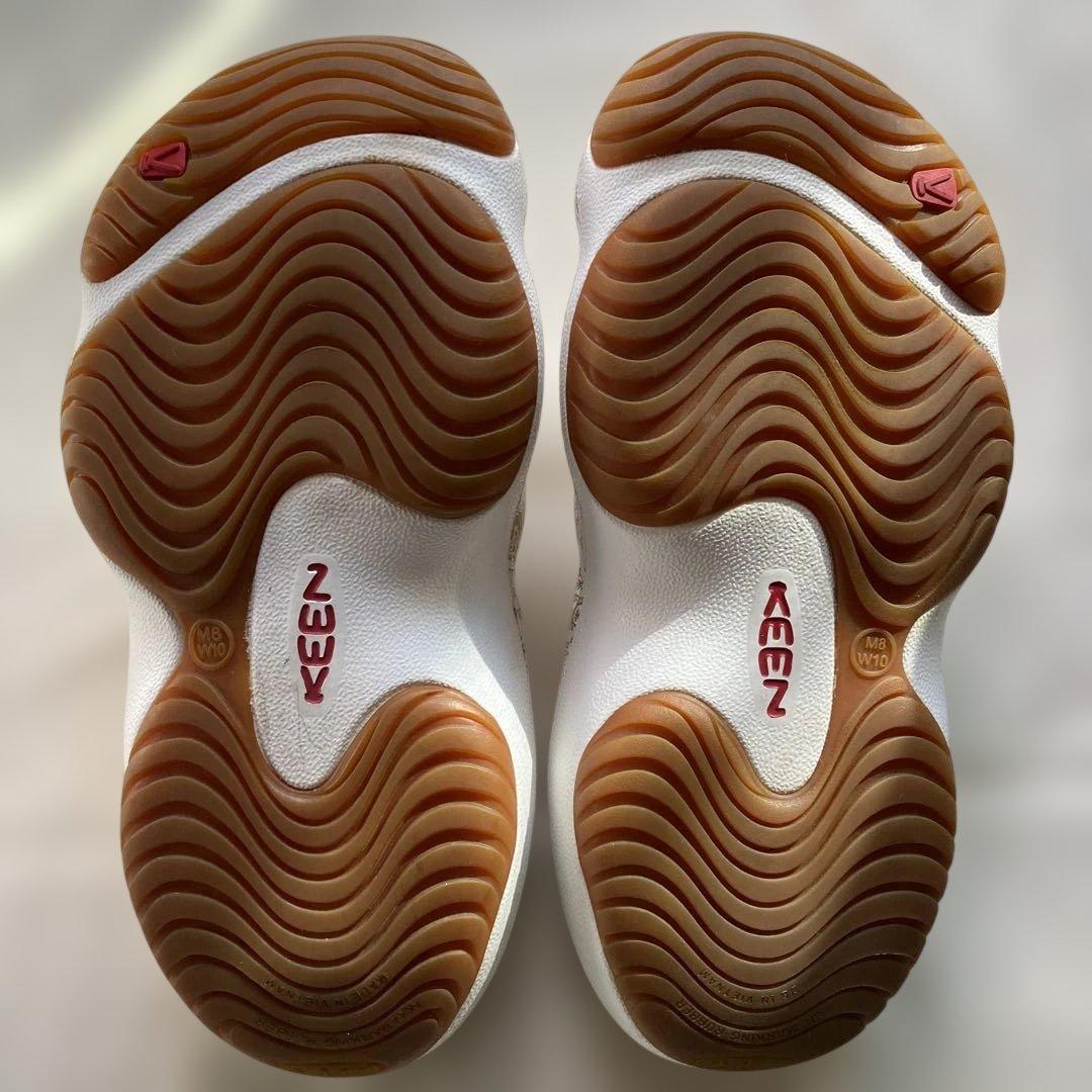 KEEN YOGUI サンダル　ペイズリー柄　ホワイト　26cm