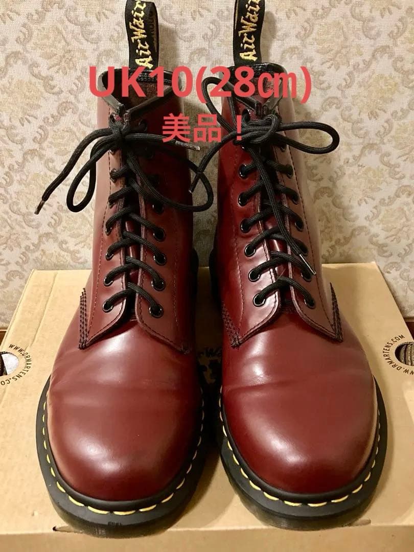 Dr. Martens チェリーレッド(UK9)8ホールブーツ