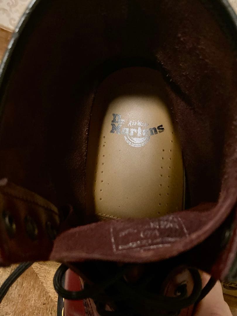 Dr. Martens チェリーレッド(UK9)8ホールブーツ