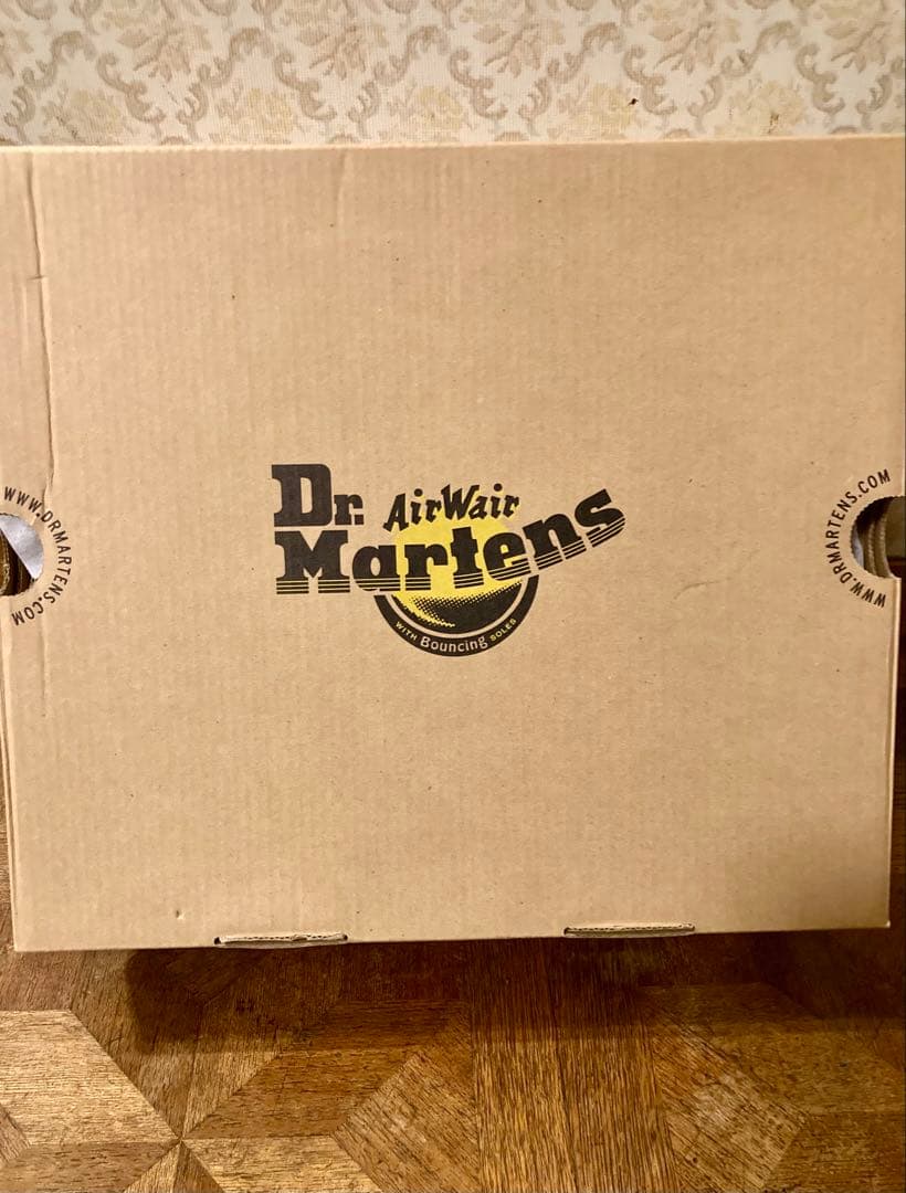 Dr. Martens チェリーレッド(UK9)8ホールブーツ