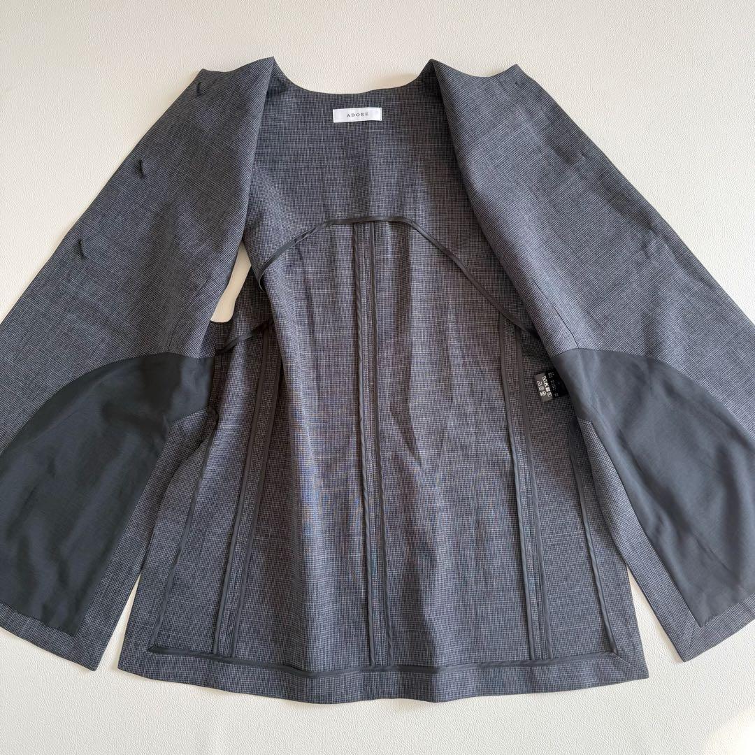 美品　ADORE ファンクショナルドライクロスブラウス　今季　グレー　ジレ