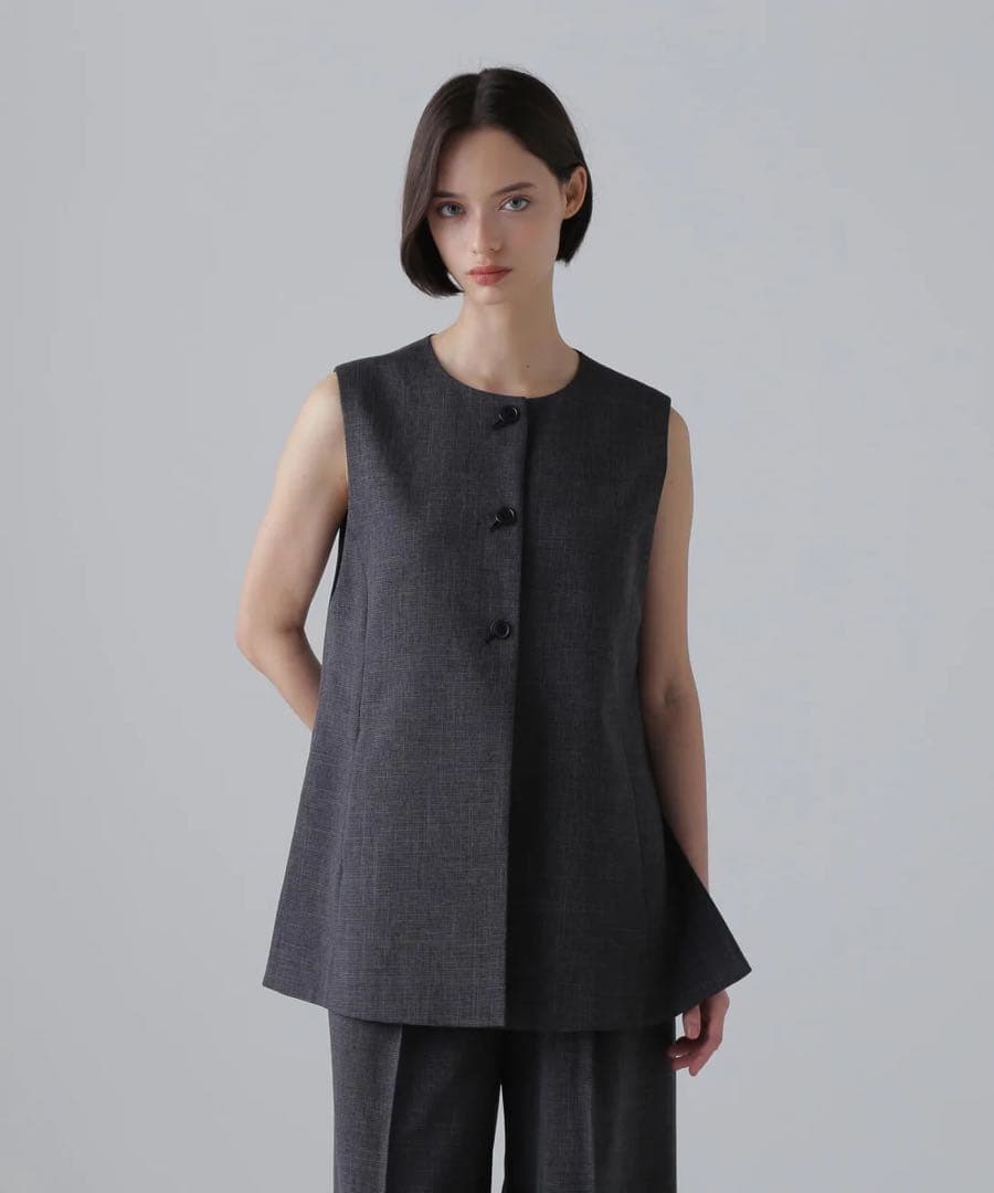 美品　ADORE ファンクショナルドライクロスブラウス　今季　グレー　ジレ