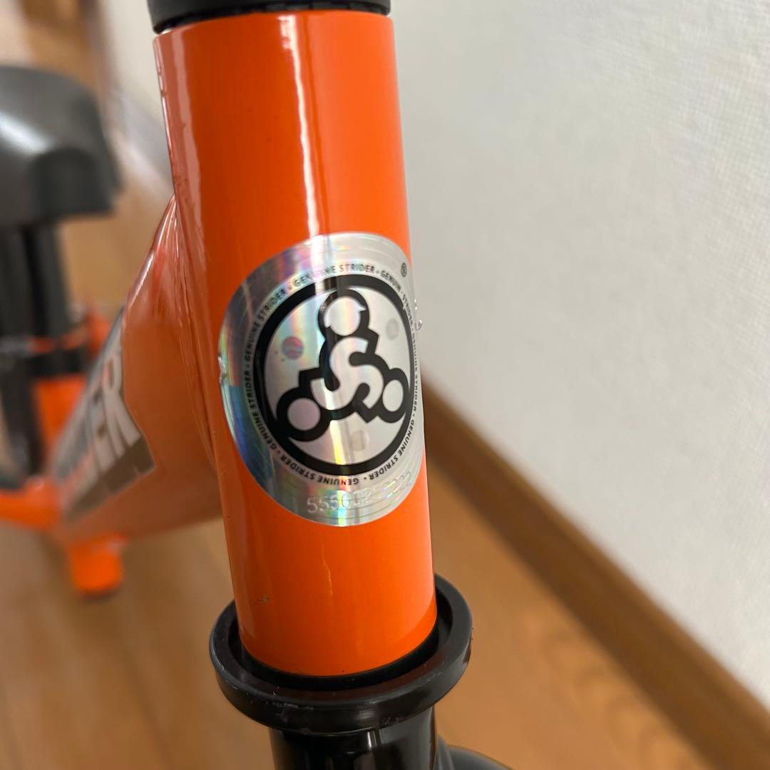 STRIDER ストライダー　12インチ　スポーツモデル　オレンジ　スタンド付き