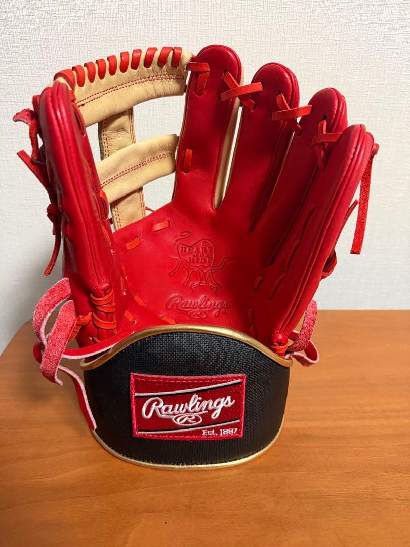 岡本和真ジャイアンツ時代レプリカグラブ 【国内限定50個】シリアルナンバー入り