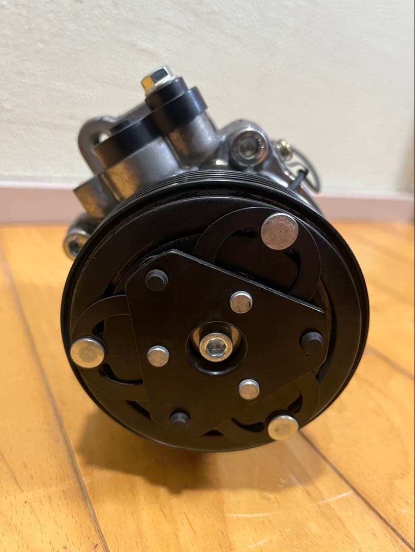 エブリィーワゴン64w スズキ K6A エアコンコンプレッサー