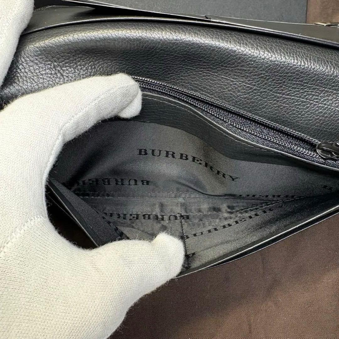 新品未使用　burberryバーバリー長財布２つ折りシルバー金具　ブラックレザー
