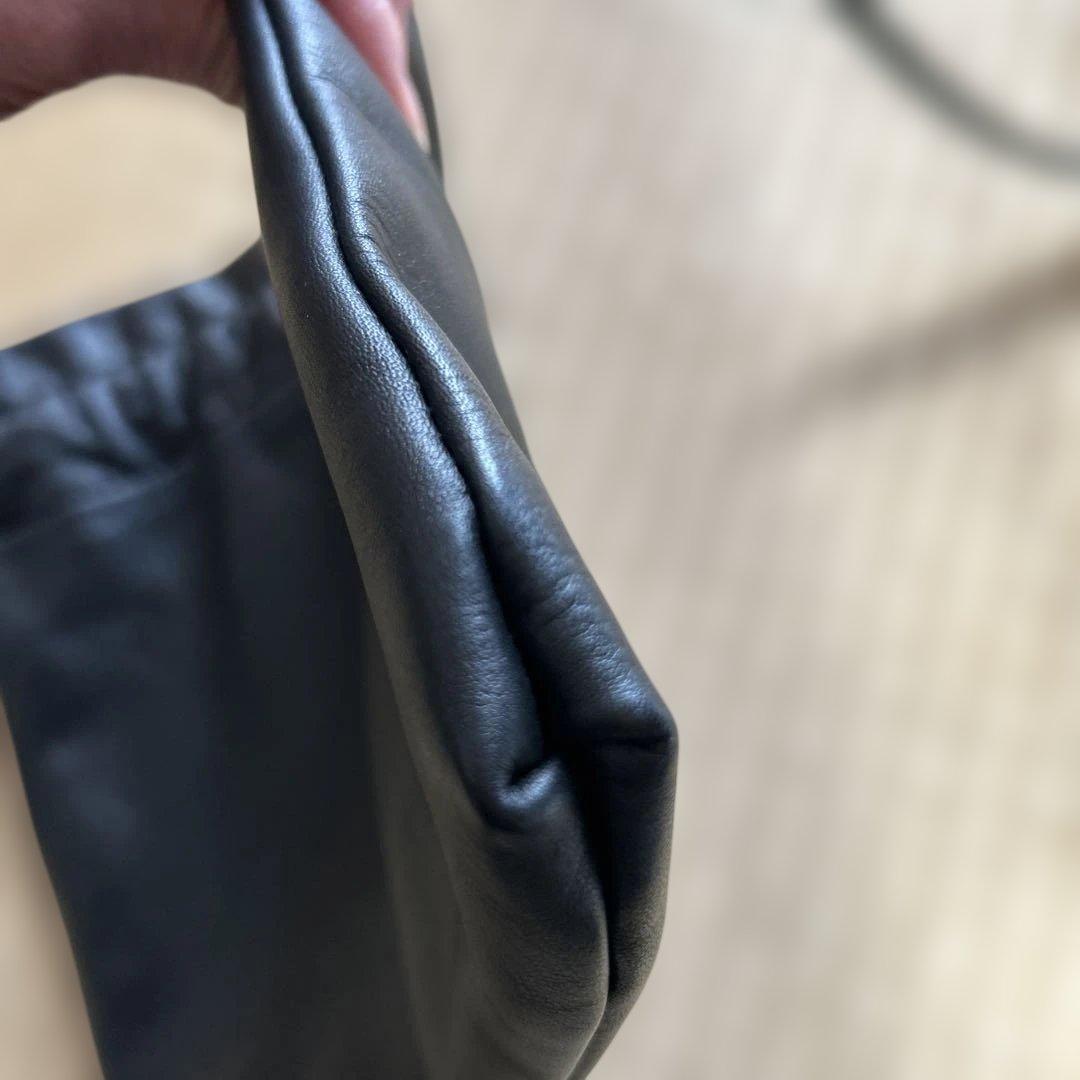 北欧暮らしの道具店　仕分け上手なレザーの巾着ポシェット