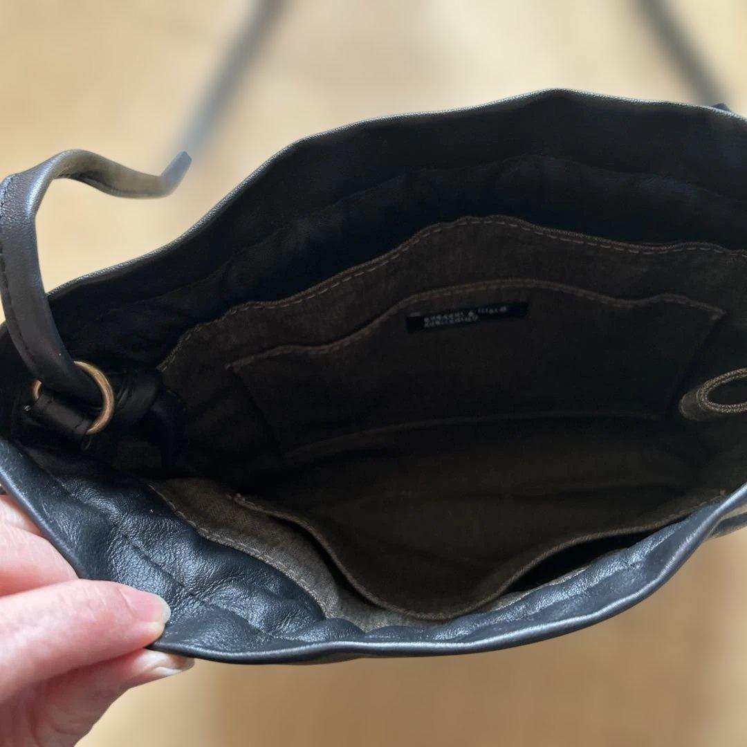 北欧暮らしの道具店　仕分け上手なレザーの巾着ポシェット