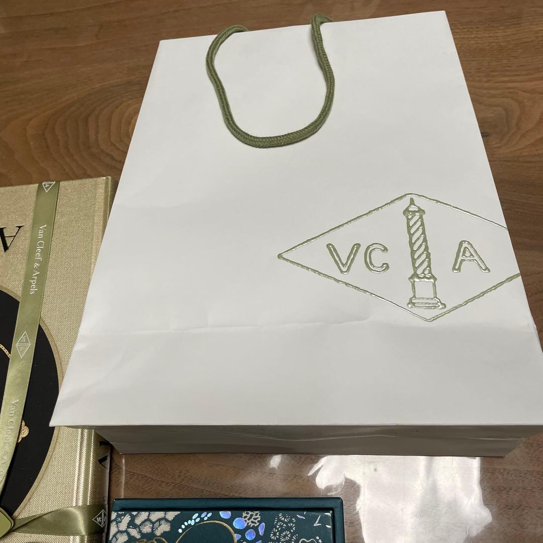 レア　Alhambra Van Cleef & Arpels 豪華本