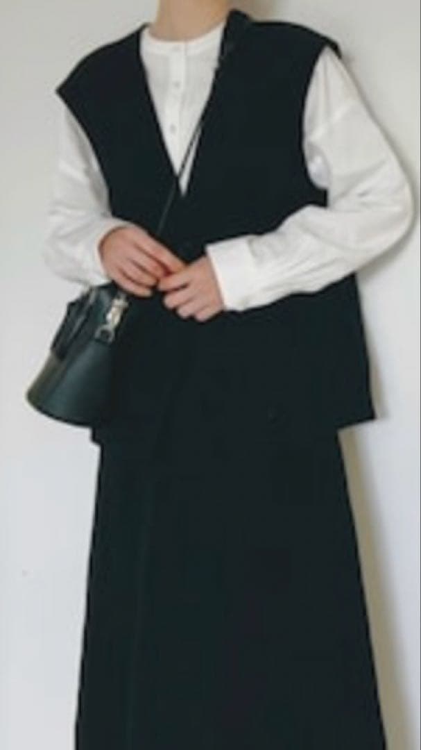 【カレンソロジー】ウールリネン　ジレ