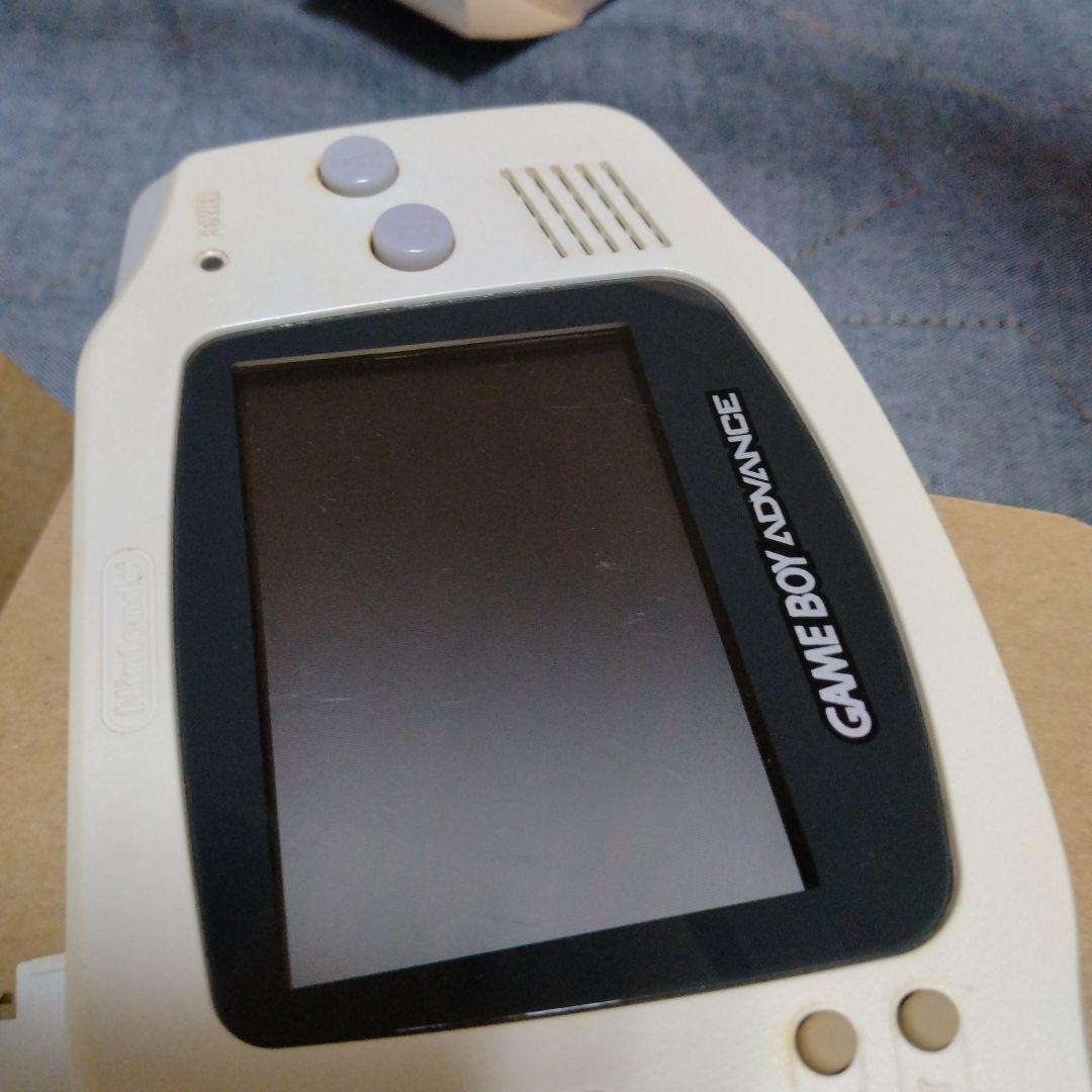 GAMEBOY ADVANCE ゲームボーイアドバンス本体ホワイト