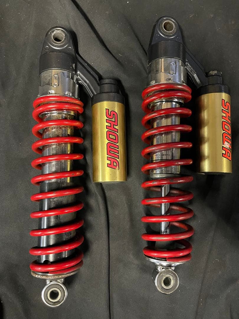 SHOWA サスペンションショック 2個セット　ゼファー400