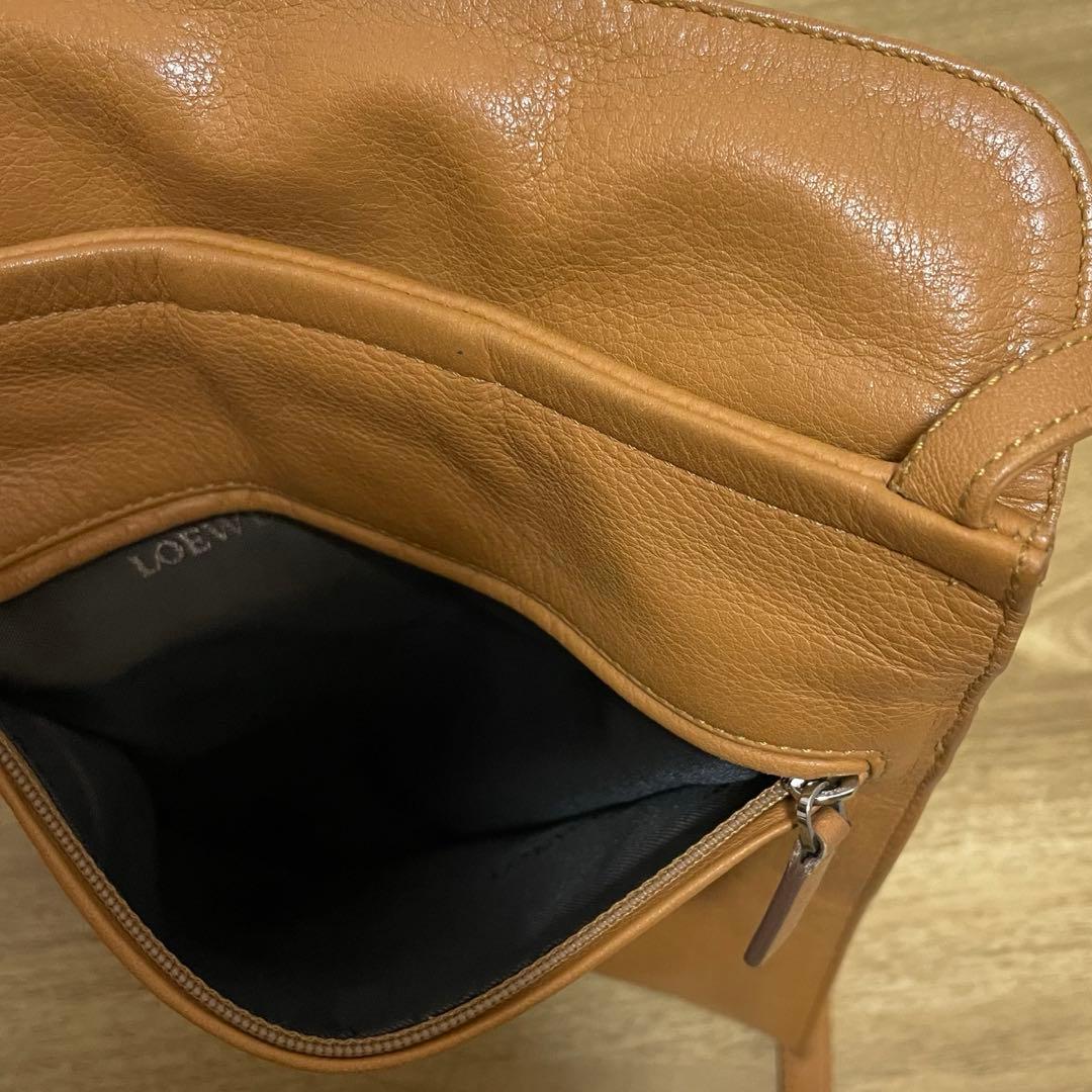《美品》LOEWE（ロエベ）レザー ショルダーバッグ ライトブラウン