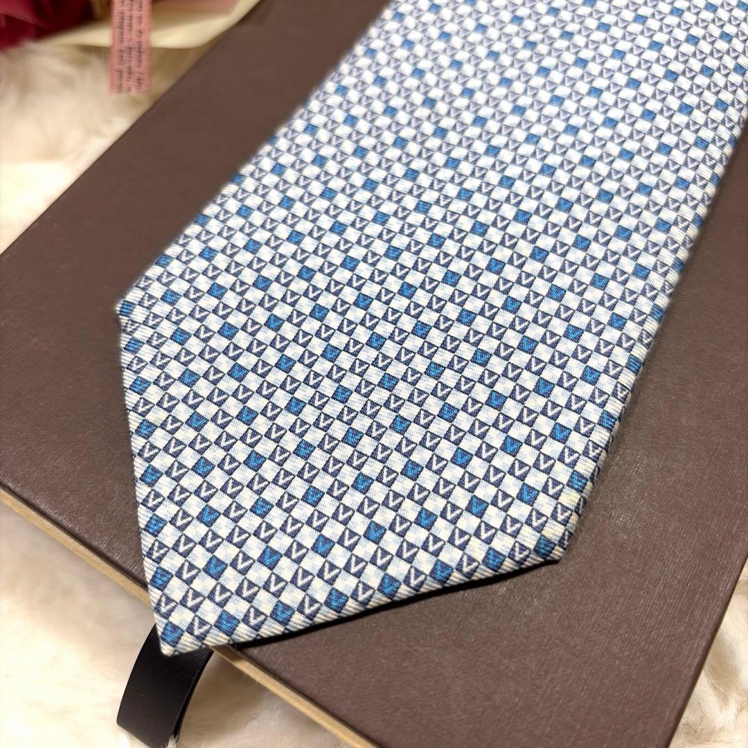 未使用 LOUIS VUITTON ルイヴィトン Vロゴ 総柄 シルクネクタイ