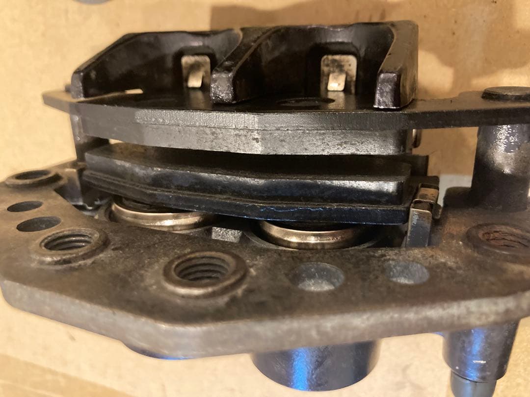 パッド新品　オーバーホール済 ゼファー400 750 フロントキャリパー OH