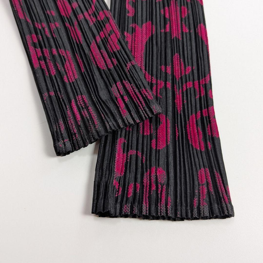 プリーツプリーズ イッセイミヤケ 長袖カットソー ダマスク柄 ハイネック