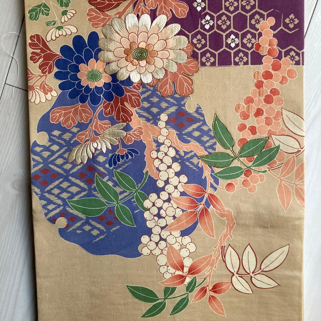 くるみ　　アンティーク京袋帯　刺繍の花模様・葡萄　正絹　No2-26
