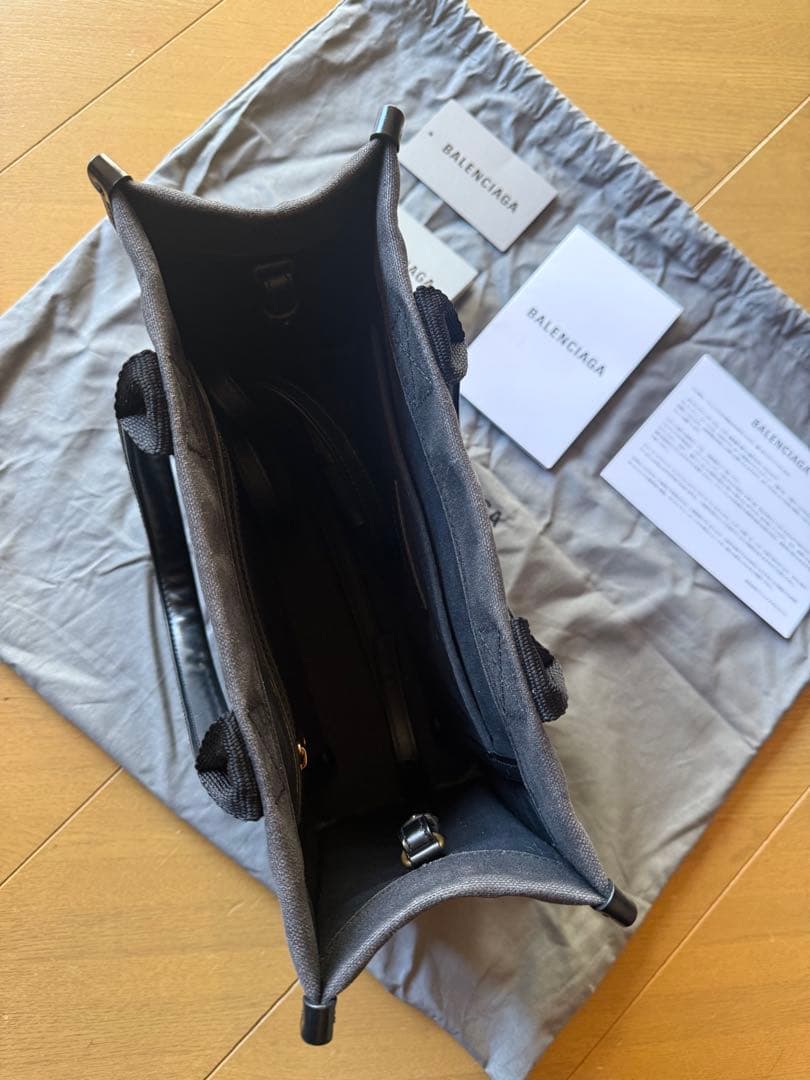 BALENCIAGA ハードウェアブラック トートバッグ　キャンバス