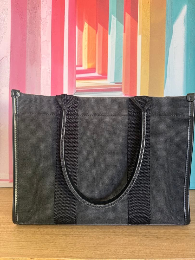 BALENCIAGA ハードウェアブラック トートバッグ　キャンバス