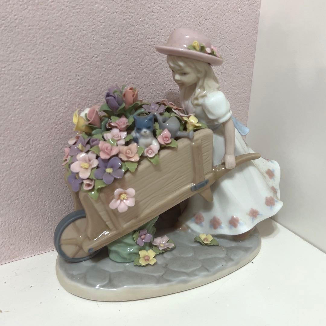 少女と猫と花車 磁器製人形 フィギュリン コスモス アンティーク 置物 希少品
