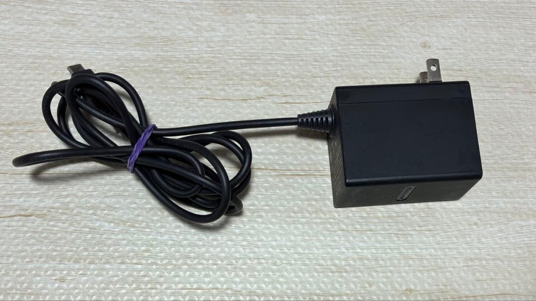 Nintendo Switch Liteイエロー　充電器、ケース付き