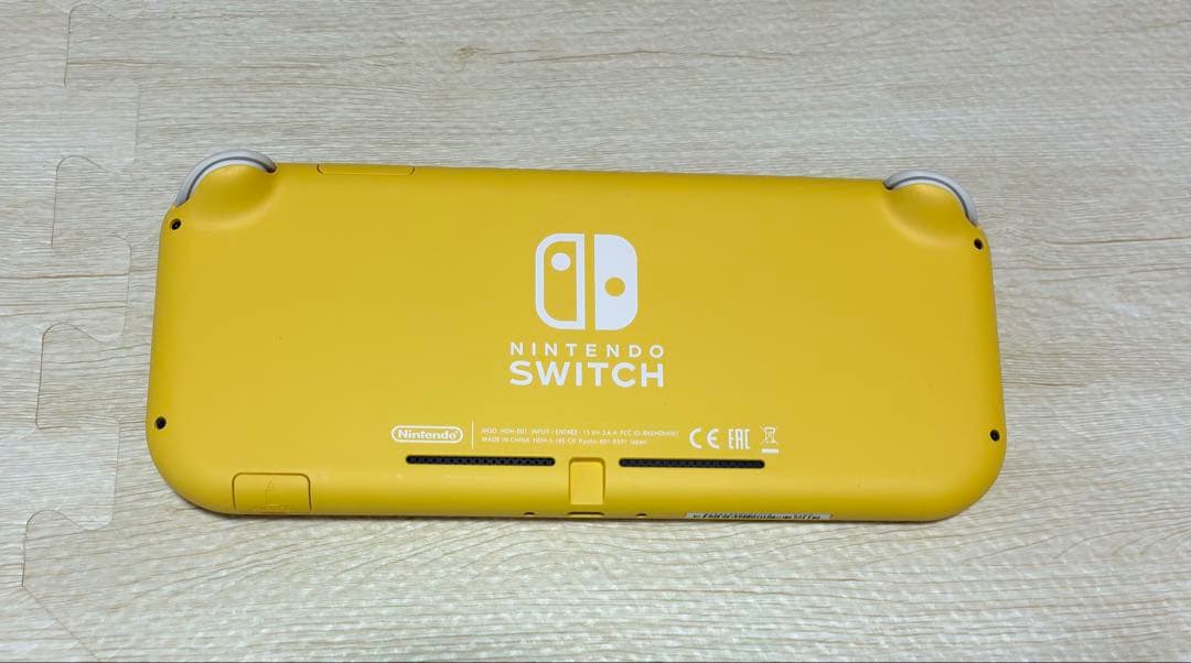 Nintendo Switch Liteイエロー　充電器、ケース付き