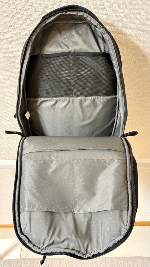 Incase Tracks Backpack 25L (インケース)