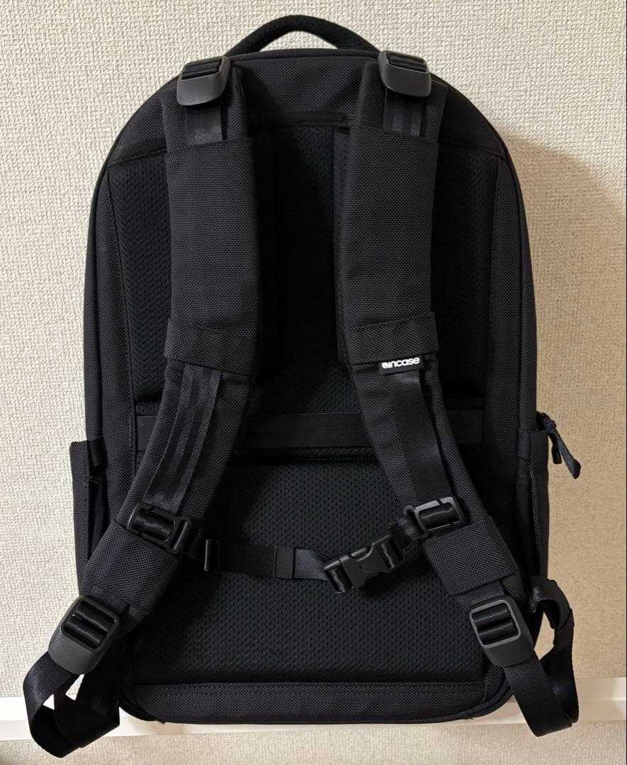 Incase Tracks Backpack 25L (インケース)