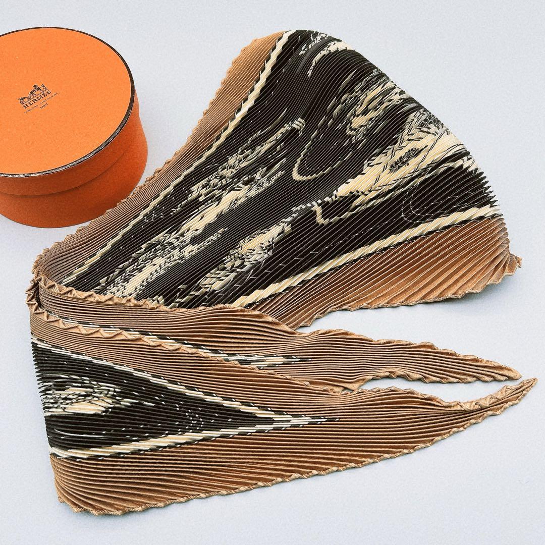 エルメス★極美品・箱付き★エクスリブリス★プリーツカレ★カレ90