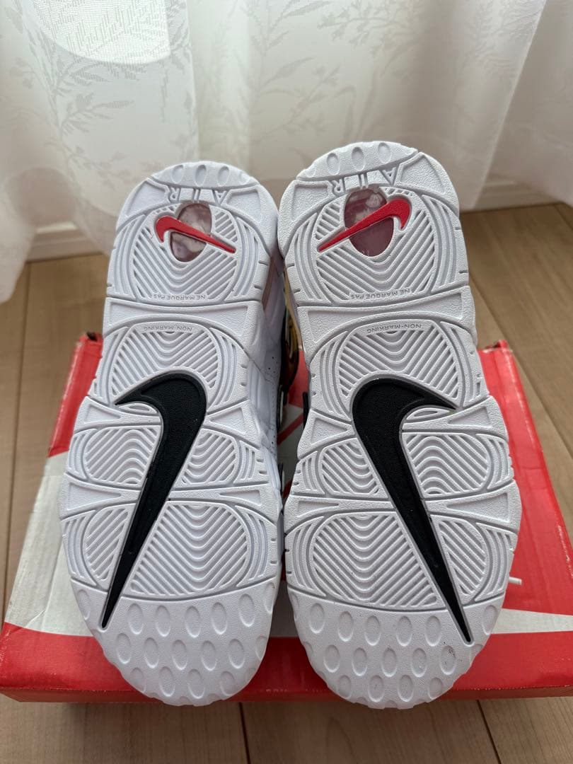 ★新品★モア アップ テンポ モアテン ピース ラブ スウッシュ　23.5cm