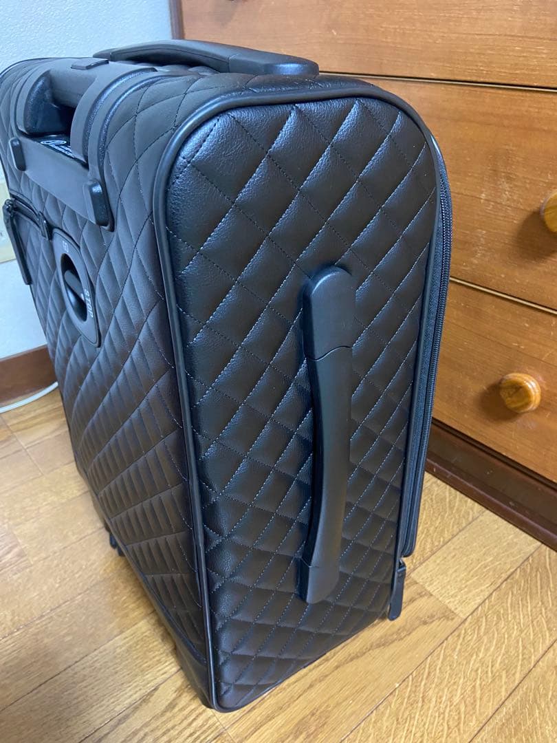 極美品マダムヒロコキルティング加工キャリーケースリアンブラック