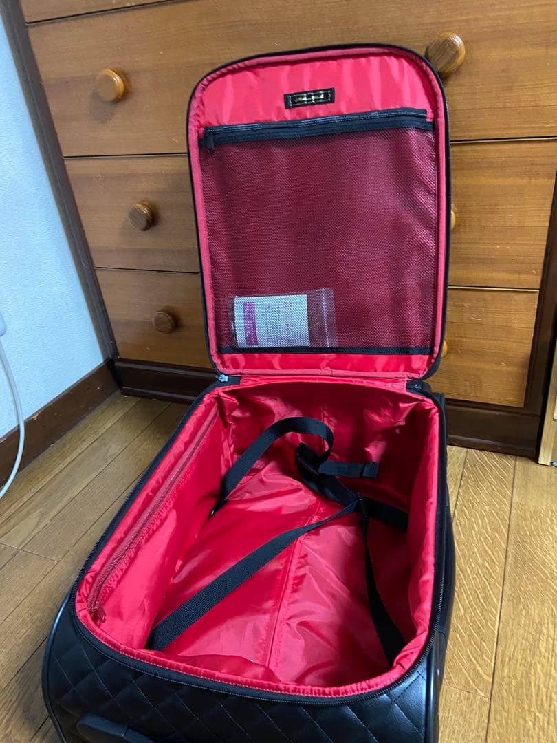 極美品マダムヒロコキルティング加工キャリーケースリアンブラック