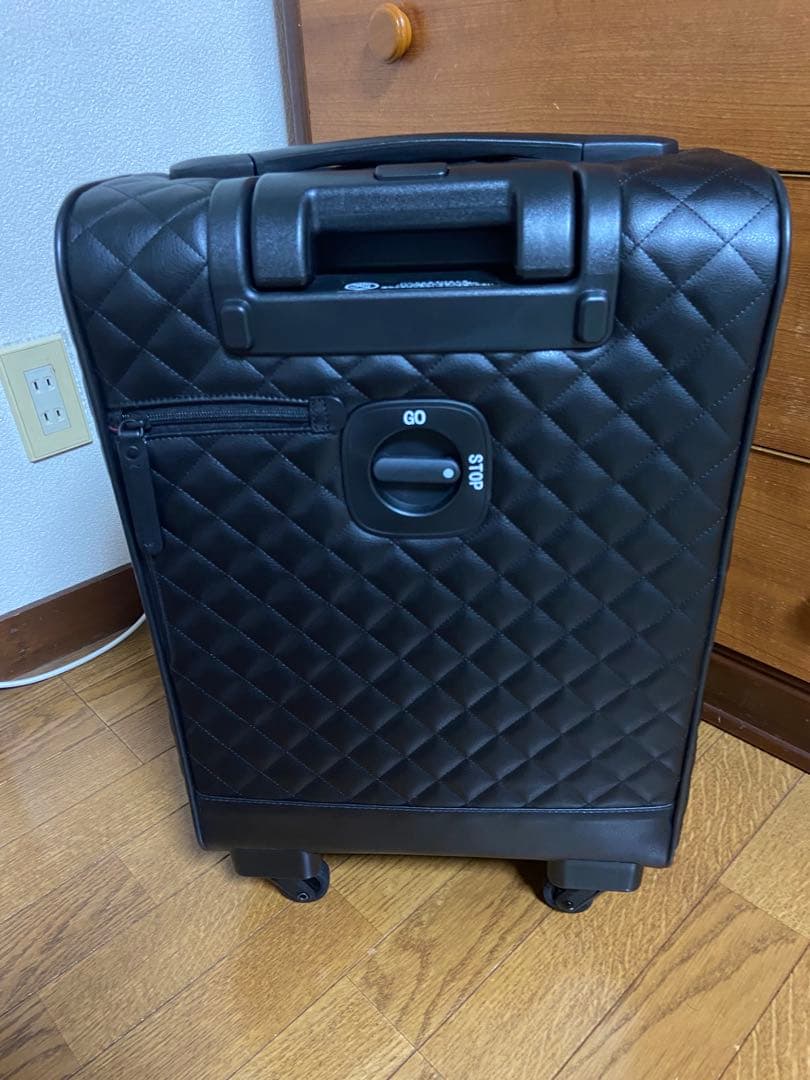 極美品マダムヒロコキルティング加工キャリーケースリアンブラック