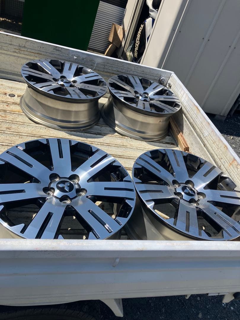 デリカd5現行18インチ シルバー ブラック ホイール 4本セット