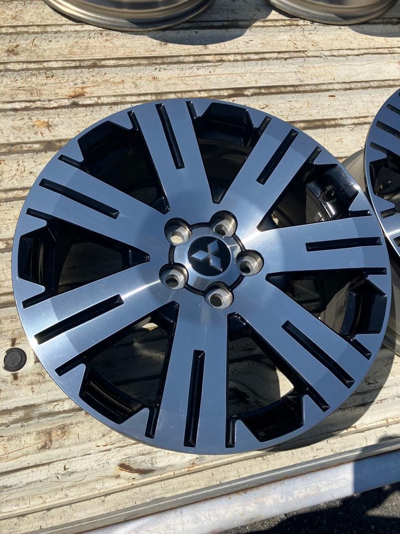 デリカd5現行18インチ シルバー ブラック ホイール 4本セット