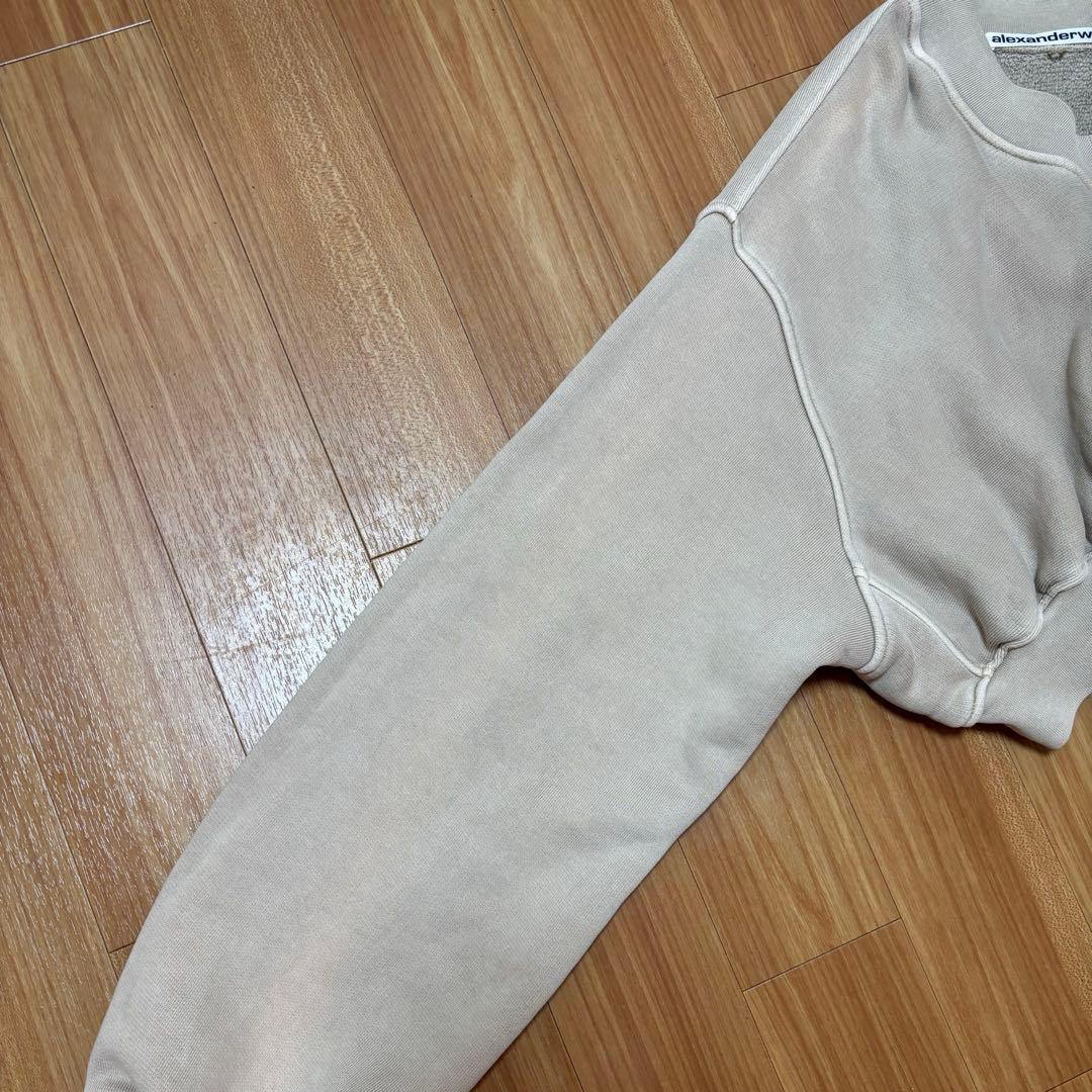 ロゴ刺繍 Vネック クロップドスウェット