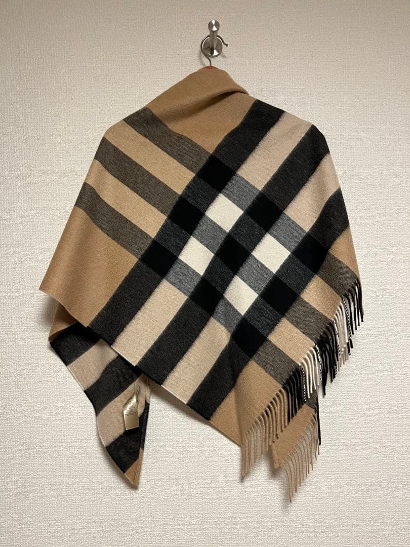 バーバリー マフラー カシミア100％　三角スカーフ　ポンチョ　未使用に近い