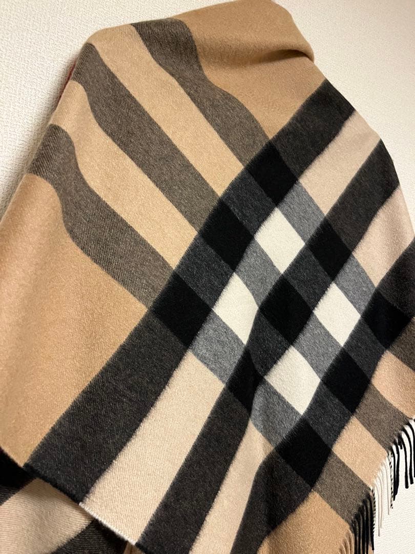 バーバリー マフラー カシミア100％　三角スカーフ　ポンチョ　未使用に近い